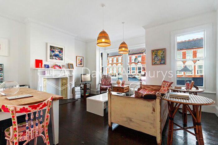 2 Bedroom Apartment To Rent In Myddleton Road, Bounds Green, London, N22
