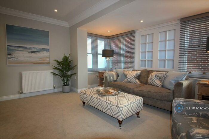 3 Bedroom Semi-Detached House To Rent In New Street, Canterbury, CT2