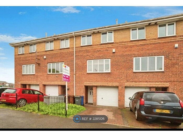 3 Bedroom Terraced House To Rent In Beechlea, Thurnscoe, Rotherham, S63