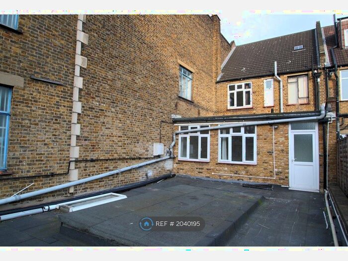 4 Bedroom Maisonette To Rent In Astoria Walk, London, SW9