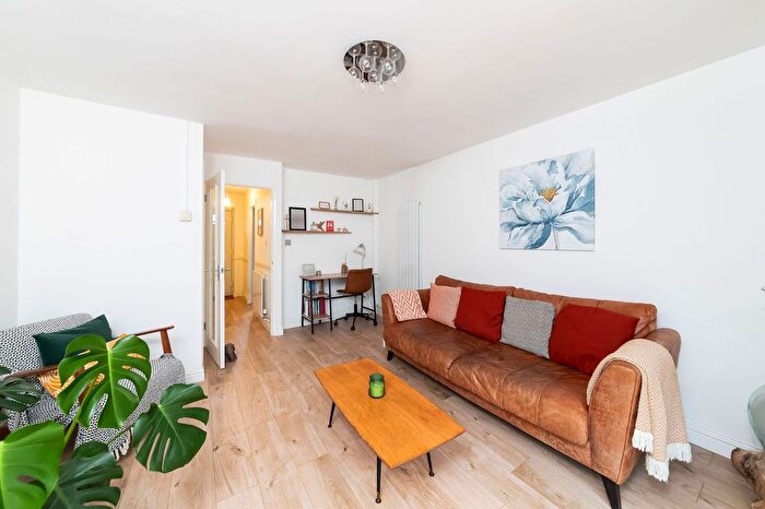 2 Bedroom Terraced House For Sale In Hermitage Road, Abingdon, OX14