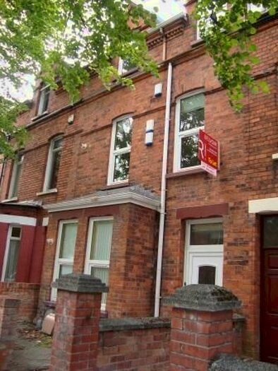 2 Bedroom Flat To Rent In University Avenue, Belfast, BT7