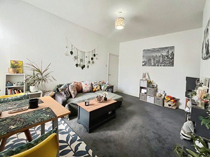 3 Bedroom Flat For Sale In Vine Street, South Shields, Tyne And Wear, NE33