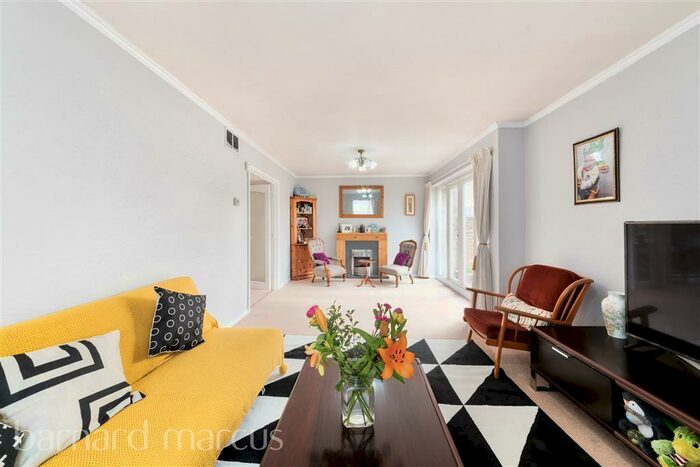 4 Bedroom Detached House To Rent In Court Wood Lane, Croydon, CR0