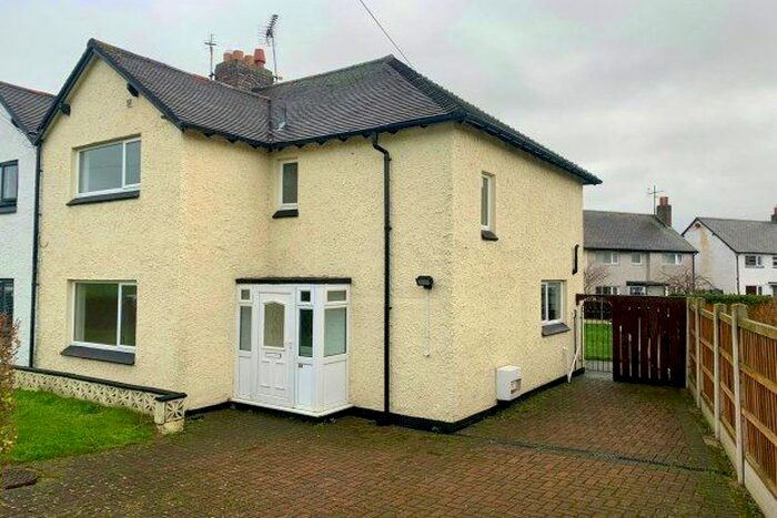 3 Bedroom Property To Rent In Cae Derw, Cyffordd Llandudno, LL31