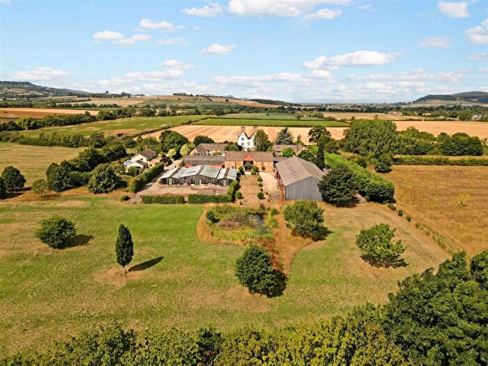 3 Bedroom Country House For Sale In Toddington, Gloucestershire, GL54