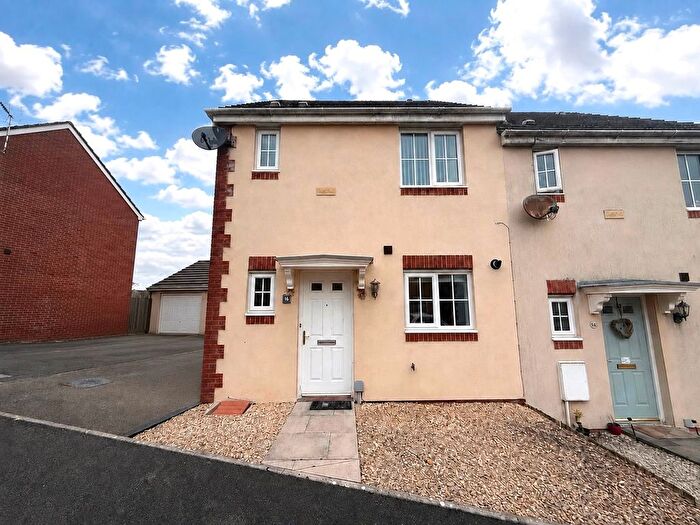 3 Bedroom End Terrace House For Sale In Heol Y Fronfraith Fawr, Bridgend, CF31