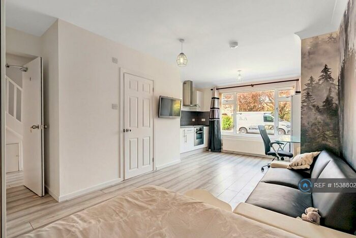 Studio To Rent In Bourne Road, Cambridge, CB4