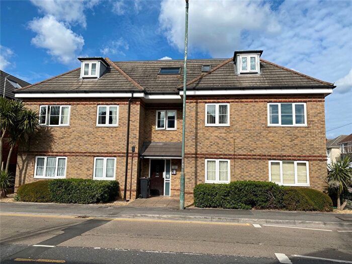 2 Bedroom Flat For Sale In Columbia Road, Ensbury Park, Bournemouth, Dorset, BH10