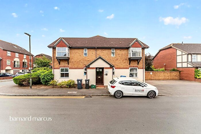 1 Bedroom Apartment For Sale In Silbury Avenue, Mitcham, CR4
