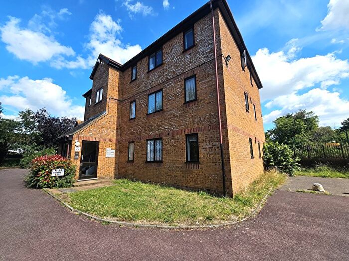 1 Bedroom Studio To Rent In Brindley Close, Wembley, HA0