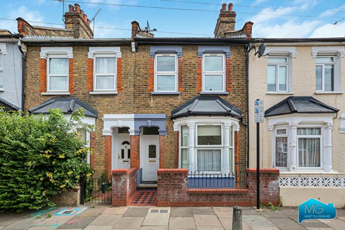 2 Bedroom Flat To Rent In Forest Gardens, Tottenham, London, N17
