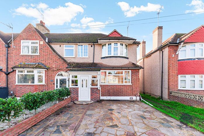 3 Bedroom Detached House To Rent In Churston Drive, Morden, Surrey, SM4