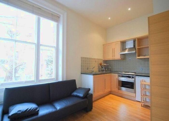 Studio To Rent In Buckland Crescent, London, NW3