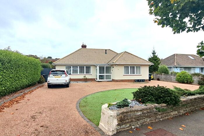 2 Bedroom Bungalow For Sale In Crossmead Avenue New Milton, BH25