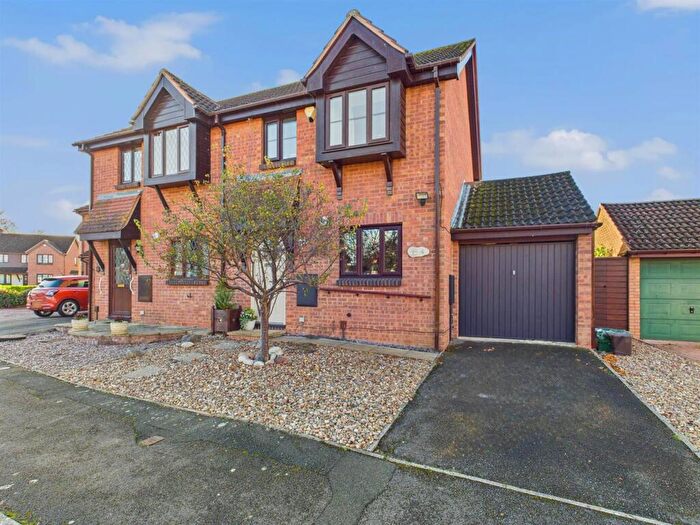3 Bedroom Semi Detached House For Sale In Ashmead, Longlevens, Gloucester, GL2