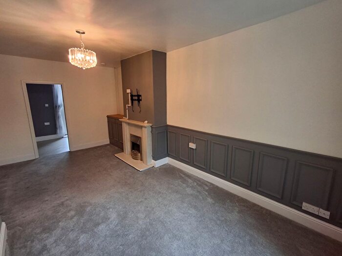 3 Bedroom Terraced House To Rent In Ruxley Road, Bucknall, Stoke-On-Trent, ST2