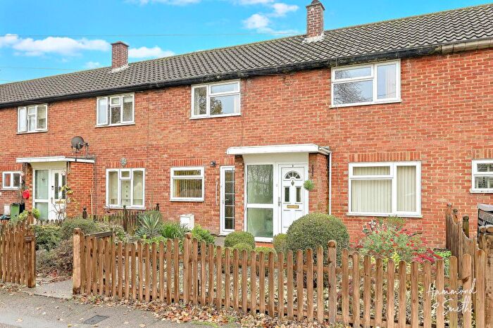 3 Bedroom Terraced House For Sale In Elm Close, Epping Green, CM16