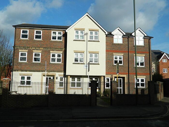 2 Bedroom Flat To Rent In Brighton Road, Horsham, RH13