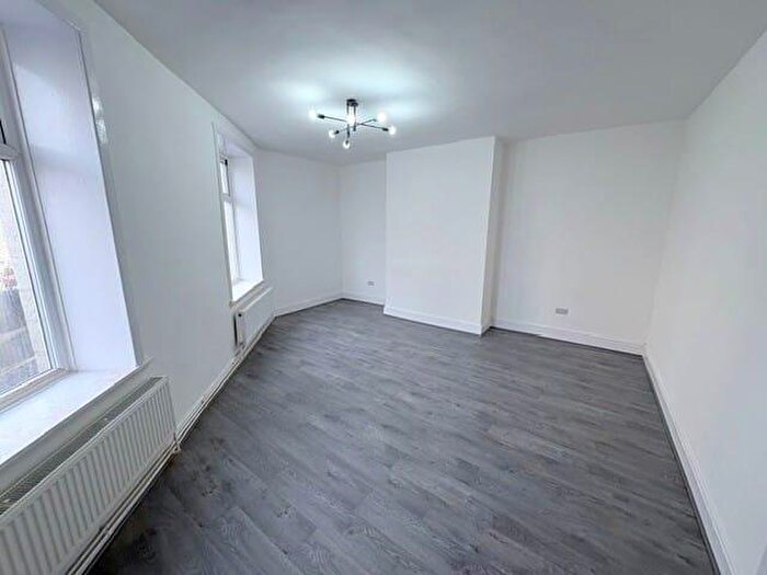 4 Bedroom Terraced House To Rent In Regent Street, Bacup, OL13