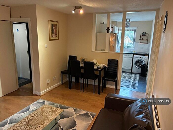 1 Bedroom Flat To Rent In Vicarage Lane, London, E6