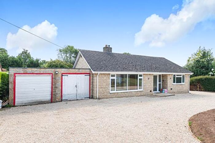 2 Bedroom Bungalow To Rent In Witney Road, Finstock, Chipping Norton, OX7