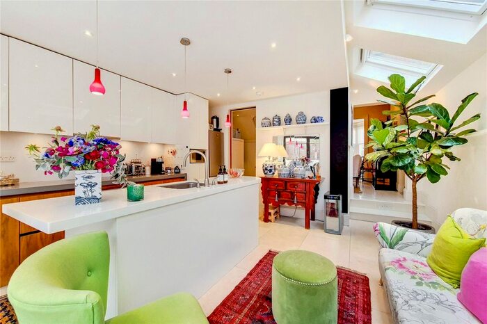 4 Bedroom Terraced House To Rent In Ethelden Road, Shepherds Bush, London, W12