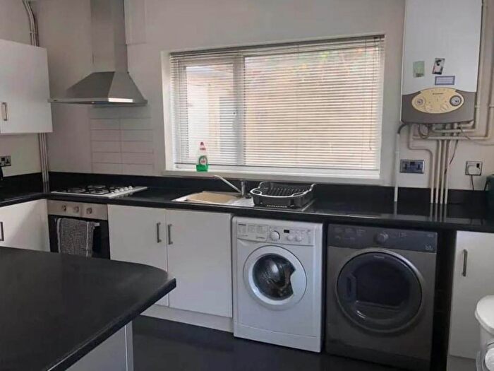 5 Bedroom Property To Rent In Victoria Avenue, Brynmill, Swansea, SA1