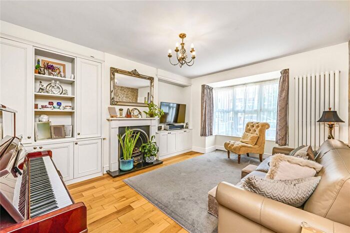 4 Bedroom Terraced House For Sale In Swallowfield Road, Charlton, SE7