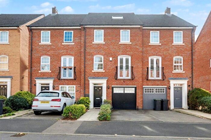 5 Bedroom Town House For Sale In Wharton Crescent, Beeston, NG9