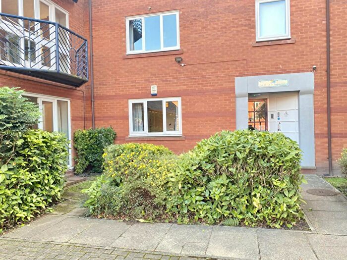 2 Bedroom Flat To Rent In St Lawrence Quay, Salford Quays, Salford, M50