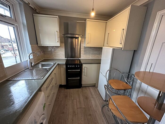 1 Bedroom Flat To Rent In Petts Hill, Northolt, Middlesex, UB5