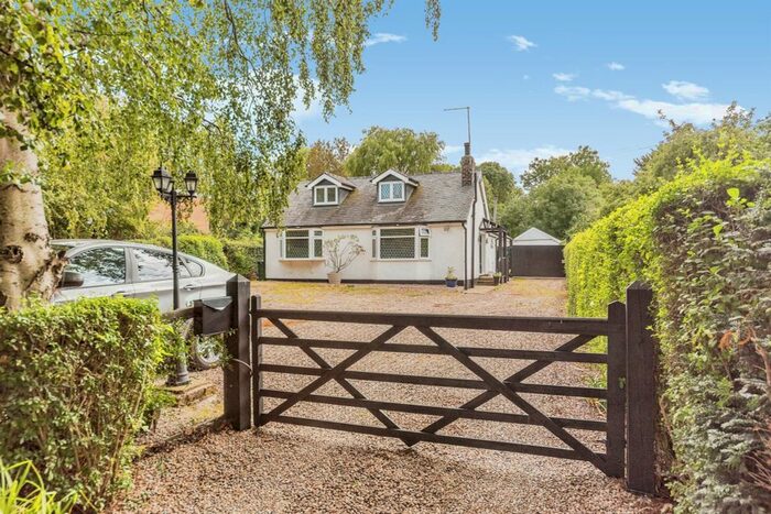 4 Bedroom Detached Bungalow For Sale In Melton Road, Hickling Pastures, Melton Mowbray, LE14