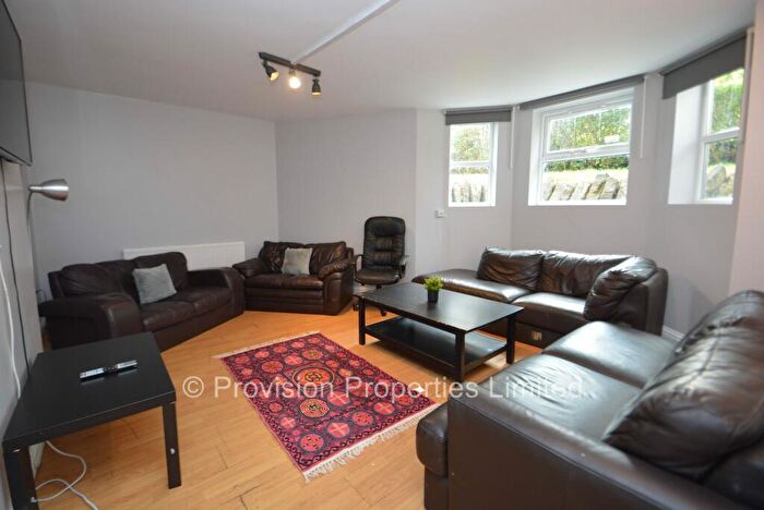 10 Bedroom Terraced House To Rent In Delph Lane, Woodhouse, Leeds, LS6