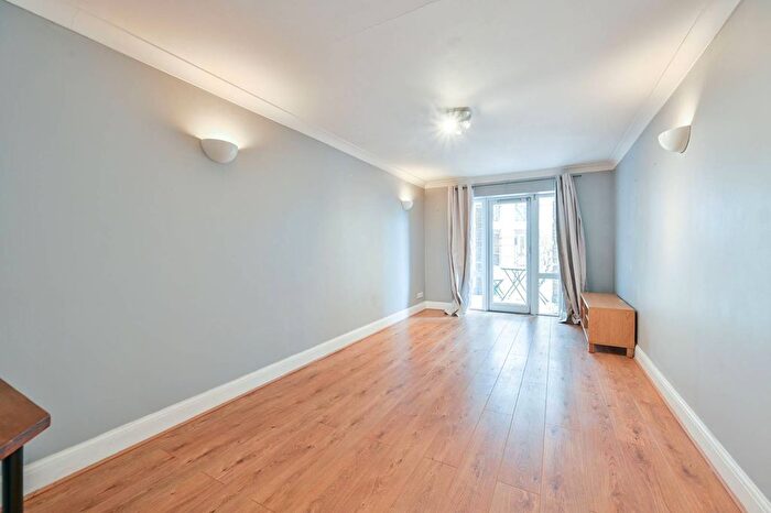 1 Bedroom Flat To Rent In Rotherhithe Street, Rotherhithe, London, SE16