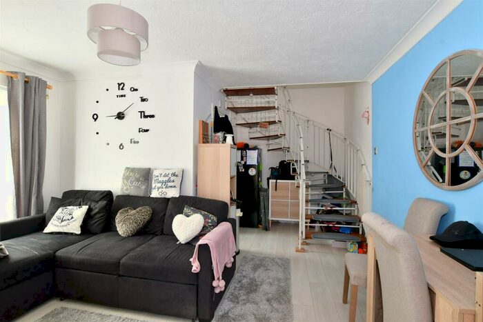1 Bedroom End Of Terrace House For Sale In Dogwood Close, Lordswood, Chatham, Kent, ME5