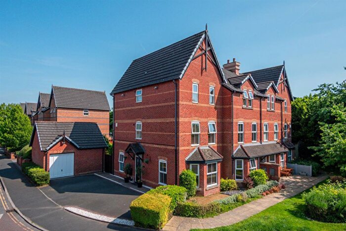 4 Bedroom Town House For Sale In Welman Way, Altrincham, WA15