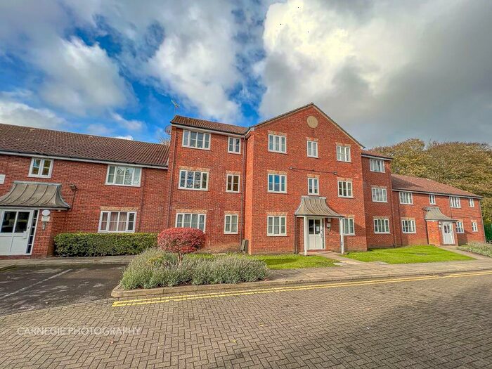 1 Bedroom Apartment To Rent In Regent Court, Welwyn Garden City, AL7