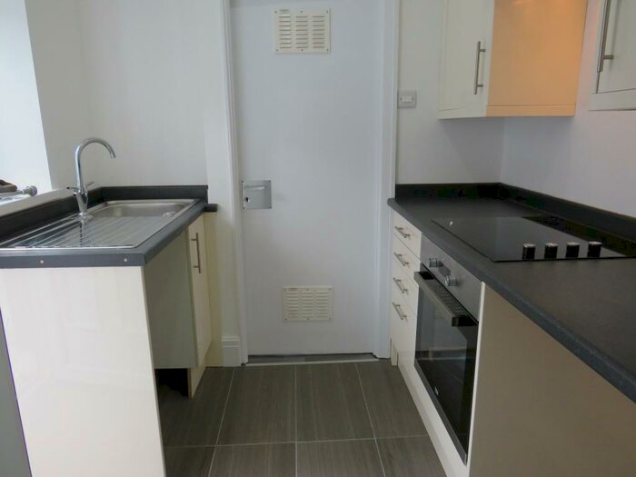 2 Bedroom Apartment To Rent In New Chester Road, Wirral, CH62