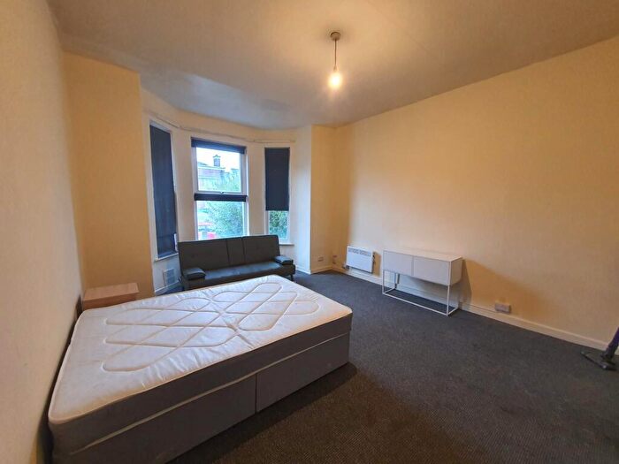 1 Bedroom Flat To Rent In Norman Road, M14