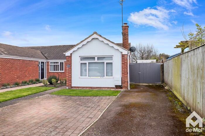3 Bedroom Semi-Detached Bungalow For Sale In Kaybourne Crescent, Churchdown, Gloucester, GL3