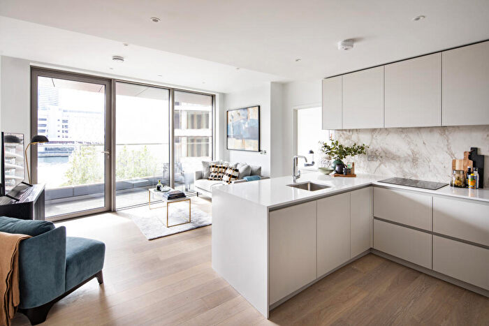 2 Bedroom Apartment To Rent In Water Street, London, E14