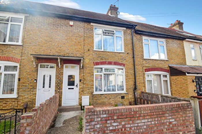 3 Bedroom Terraced House For Sale In Fourth Avenue, Gillingham, ME7