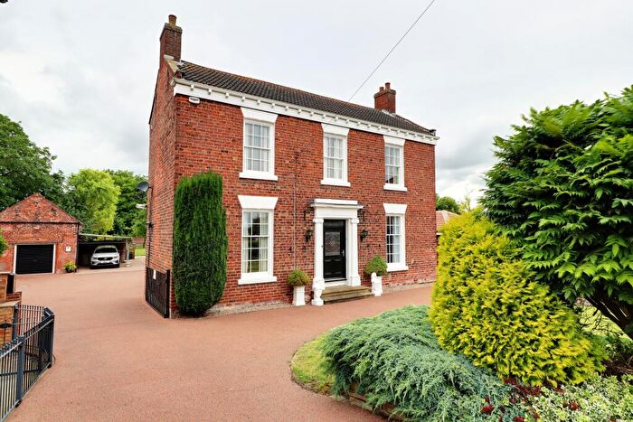 4 Bedroom Detached House For Sale In North Street, West Butterwick, Lincolnshire, DN17