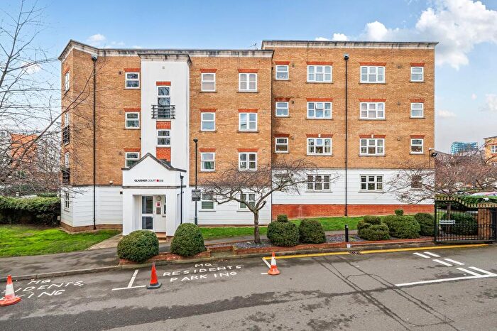 2 Bedroom Flat For Sale In Glaisher Street, London, SE8