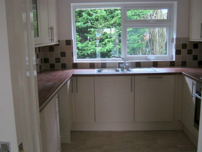2 Bedroom Flat To Rent In Montagu Road, Highcliffe, BH23