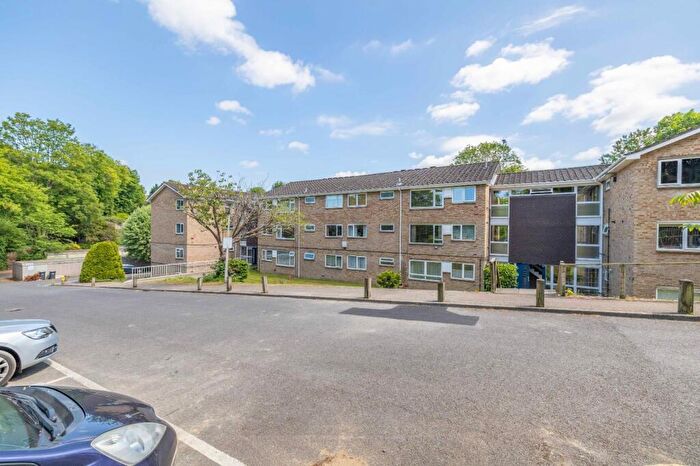 2 Bedroom Flat To Rent In Old Dover Road, Canterbury, CT1