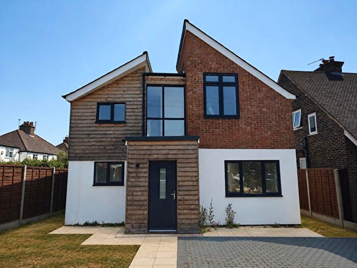 3 Bedroom Detached House To Rent In Beckingham Road, Guildford, Surrey, GU2