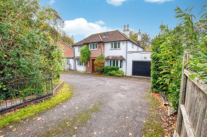 4 Bedroom Detached House For Sale In West End Road, West End, Hampshire, SO30