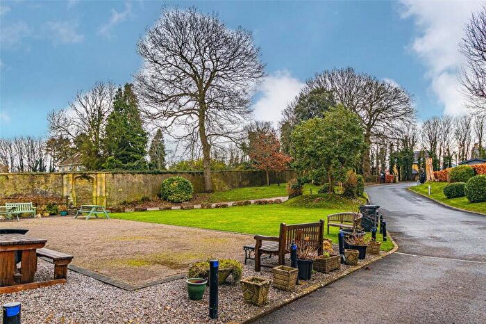 2 Bedroom Retirement Property For Sale In North Drive, Blunsdon Abbey Park, Blunsdon, SN25